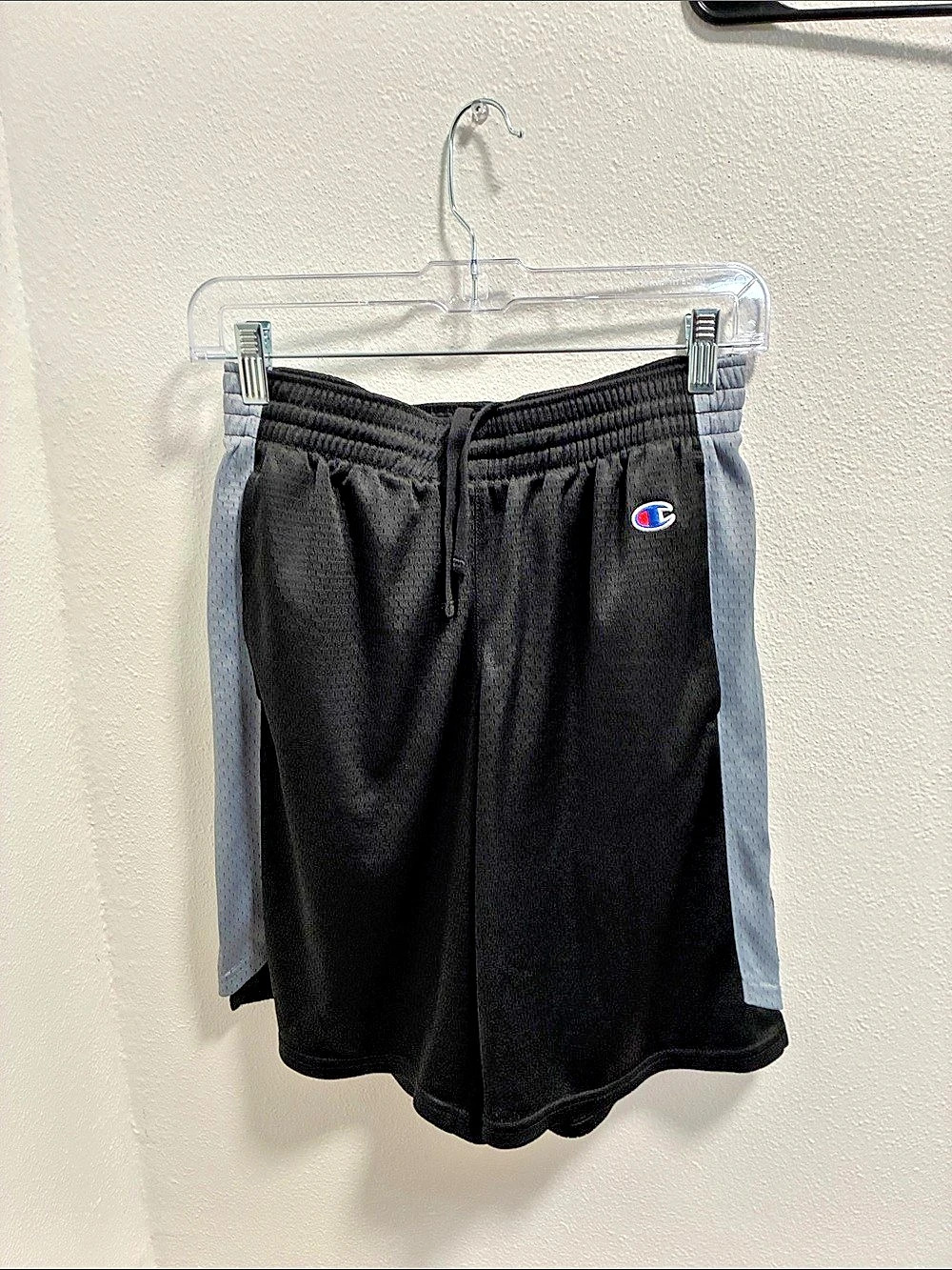Champion Athletic Mesh Shorts in Black & Gray Size Small